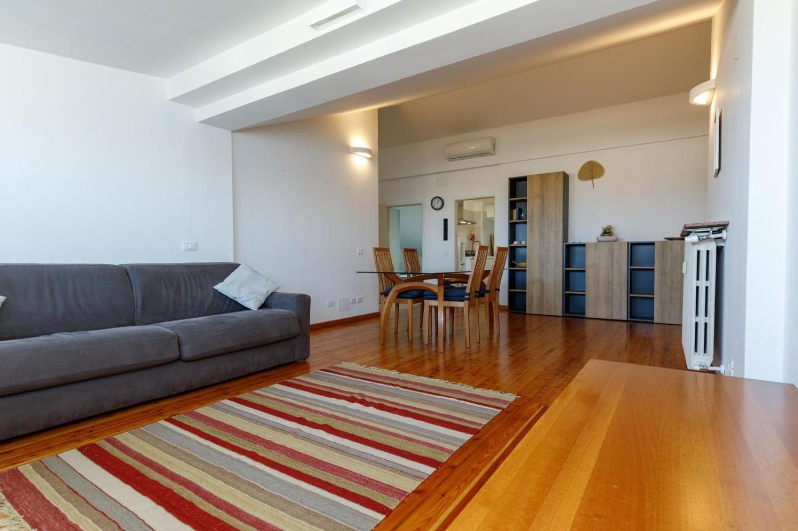Easymoon Apartment เมสเตร ภายนอก รูปภาพ
